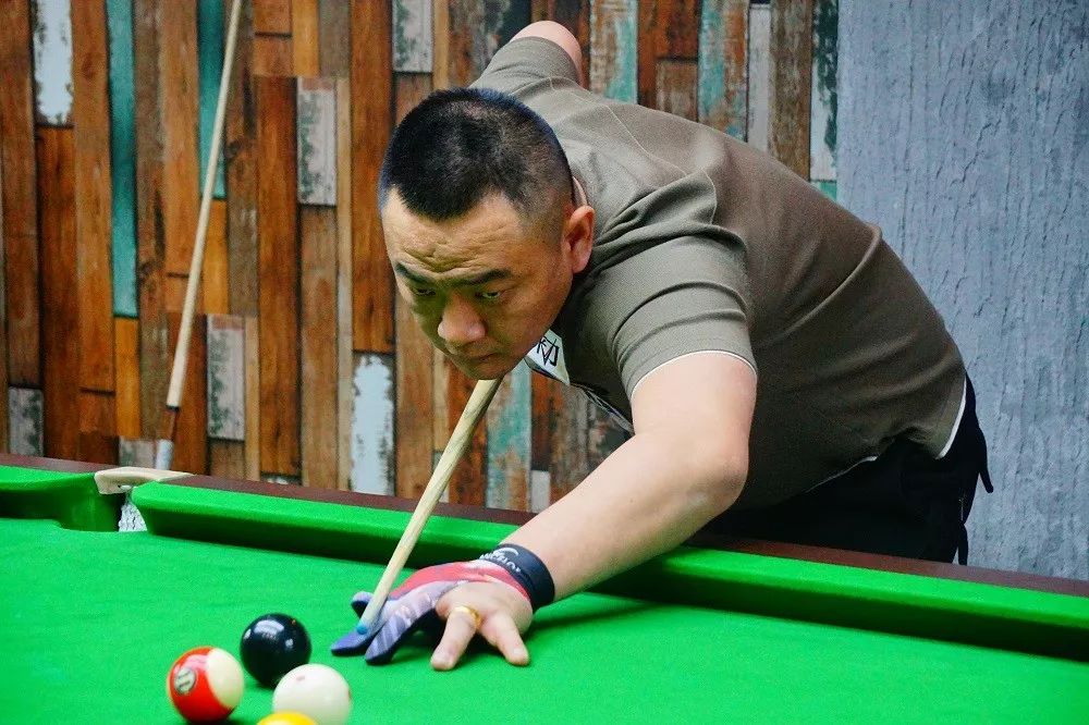 一个巨大成 一个巨大成